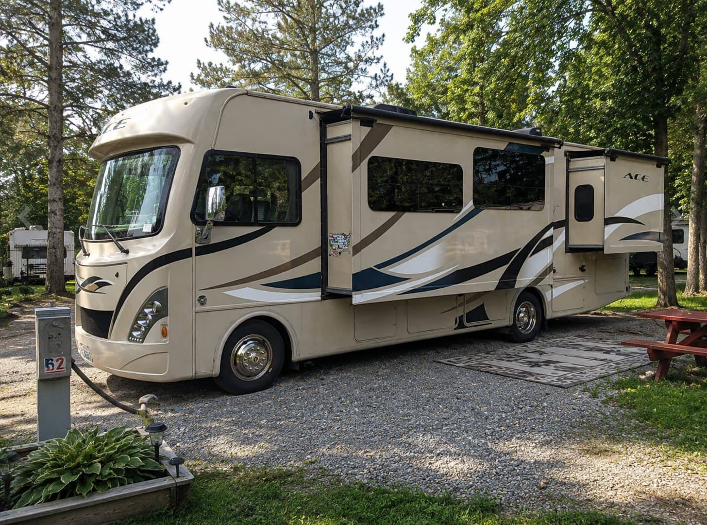 2017 Thor A.C.E. Class A 31FT Outdoor Camper Rental - 13-0014